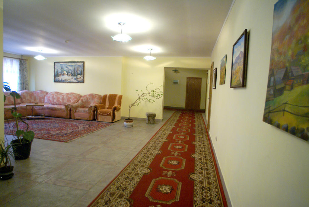 Hotel Europa Rakhiv Exterior foto