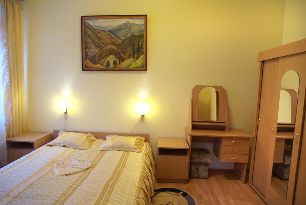 Hotel Europa Rakhiv Habitación foto